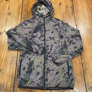 ZELLA 
Outdoor Packable Trail Jacket - Grey Multi Texture Print. XS